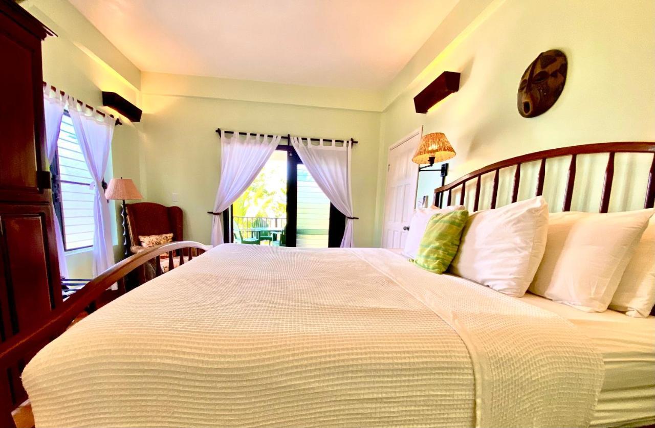 Tranquility Beach Suites Placencia Ngoại thất bức ảnh